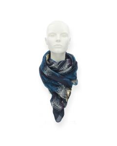 Blauwe sjaal met blaadjes 